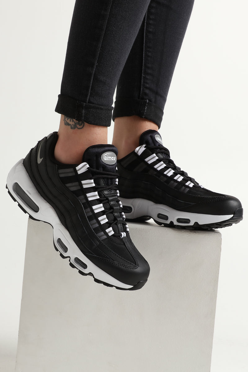 nike air max 95 black silver