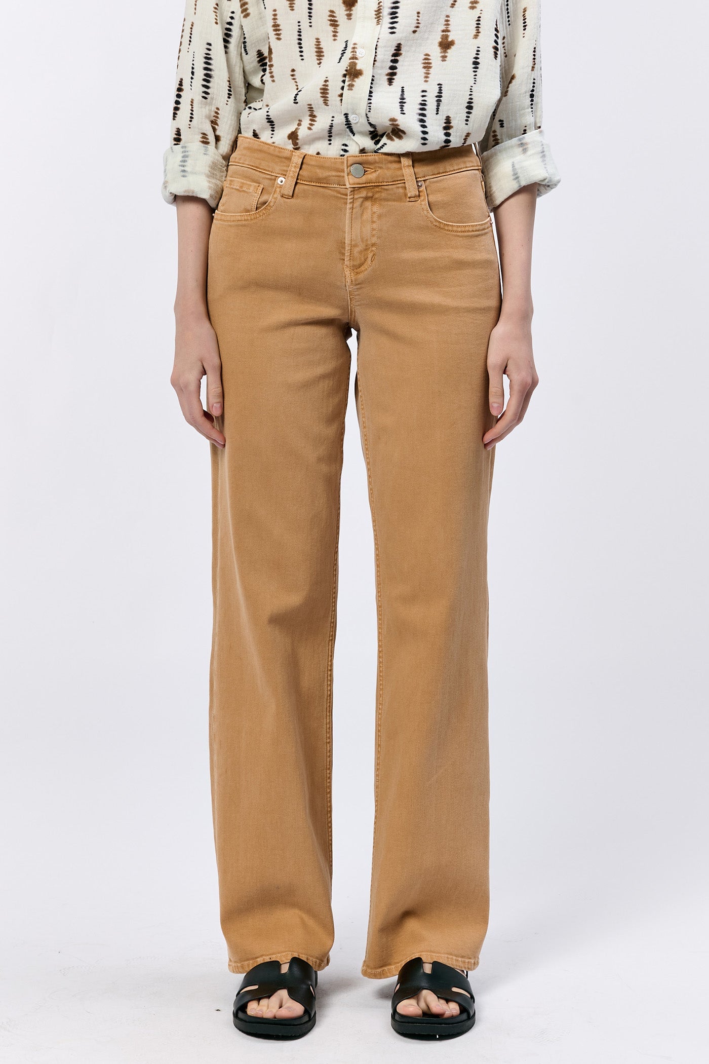 TAYLOR STRAIGHT LEG JEAN BISCUIT