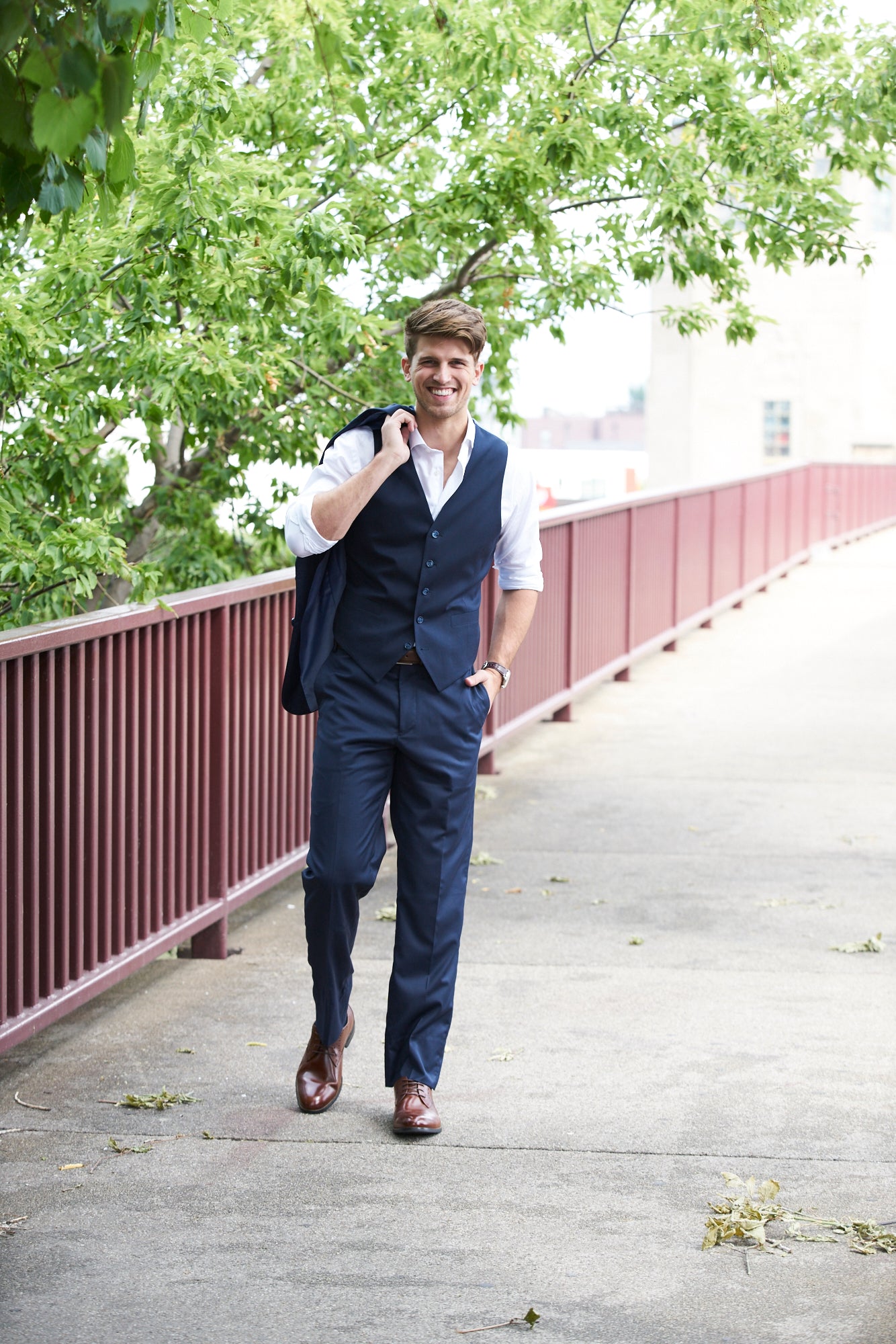shoes to wear with navy blue suit