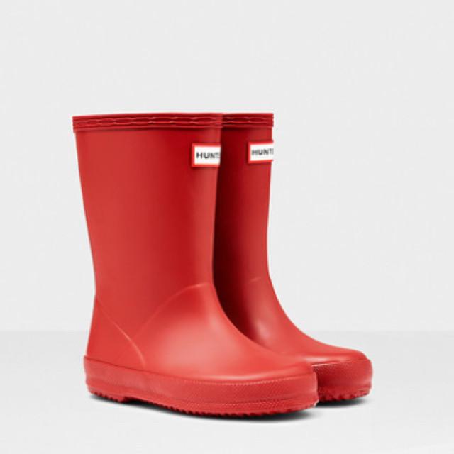 red rain boots hunter