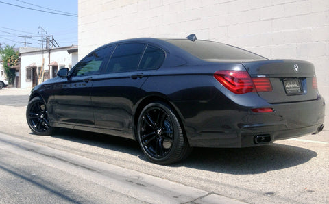Blacked-out BMW 7 Series