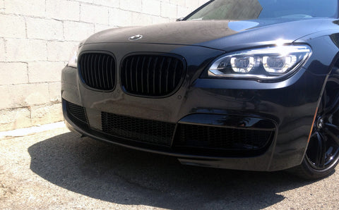 Blacked-out BMW 7 Series