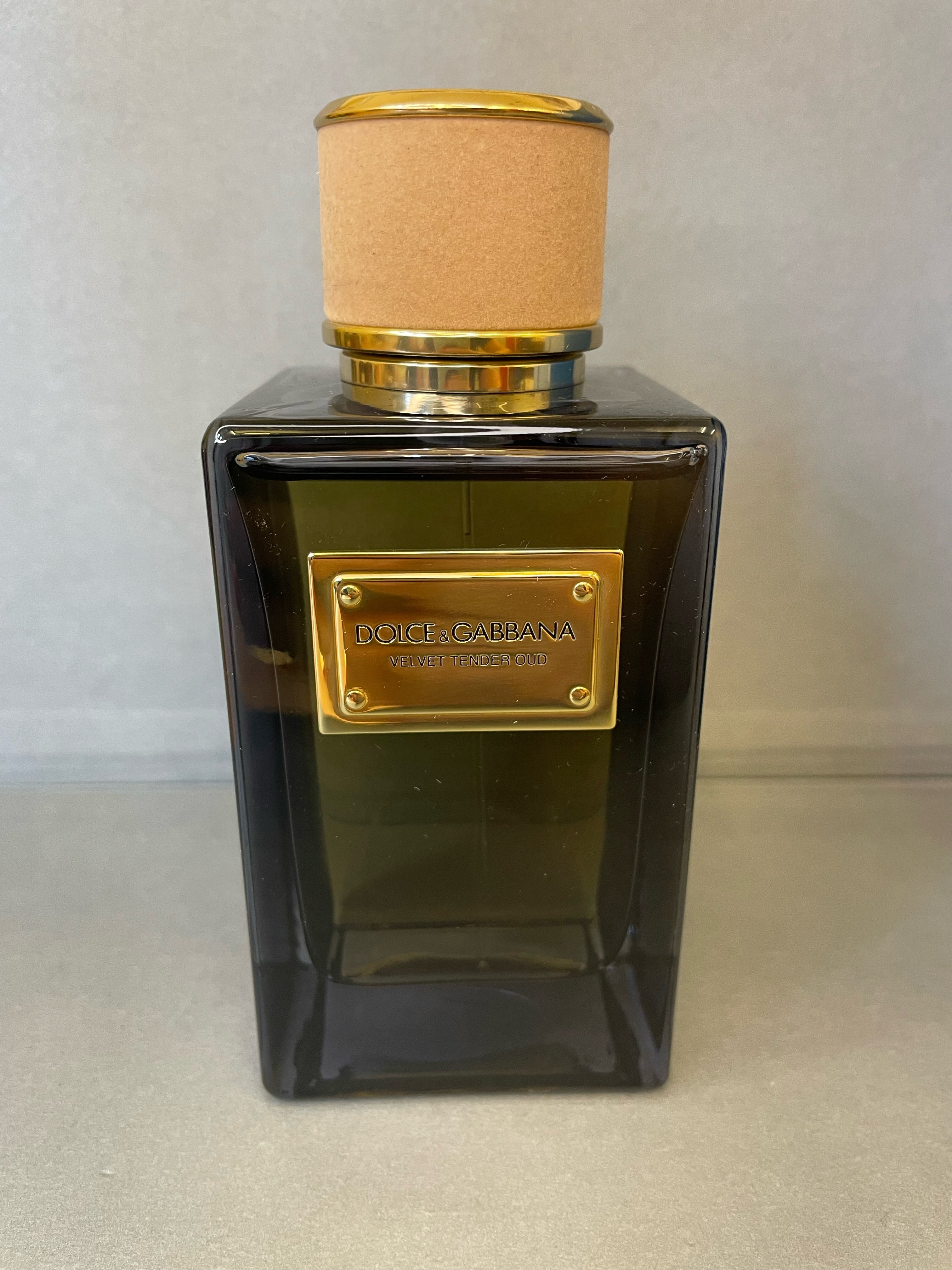 Descubrir 77+ imagen dolce gabbana velvet perfume - Thcshoanghoatham ...