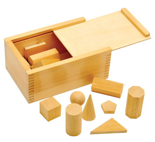 木制几何形状- 16件与木制存储箱。
