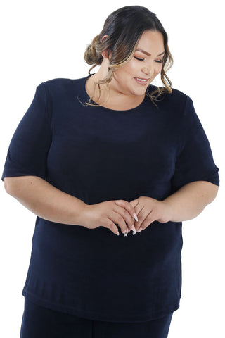woman wearing a navy blue short sleeve tunic