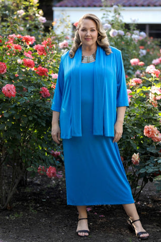 Should Plus Size Women Wear Bright Colors?