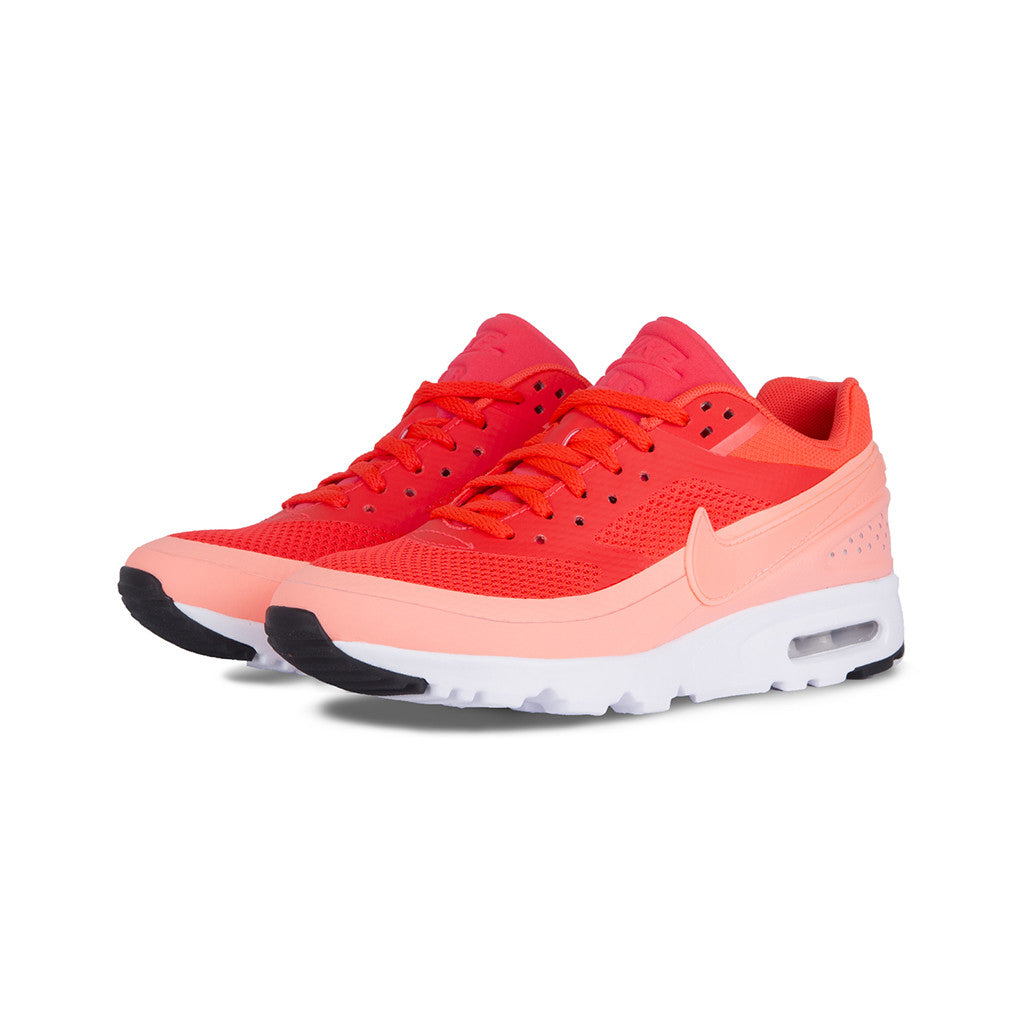 Nike - W Air Max BW (Bright Crimson/Atmc Pink) amongst