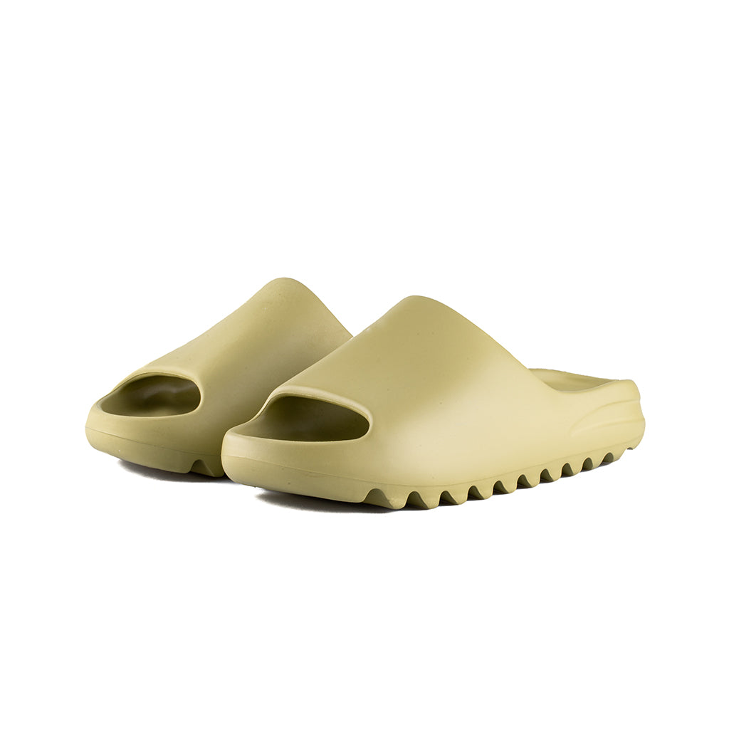 adidas - Yeezy Slide (Resin/Resin/Resin) – amongst few