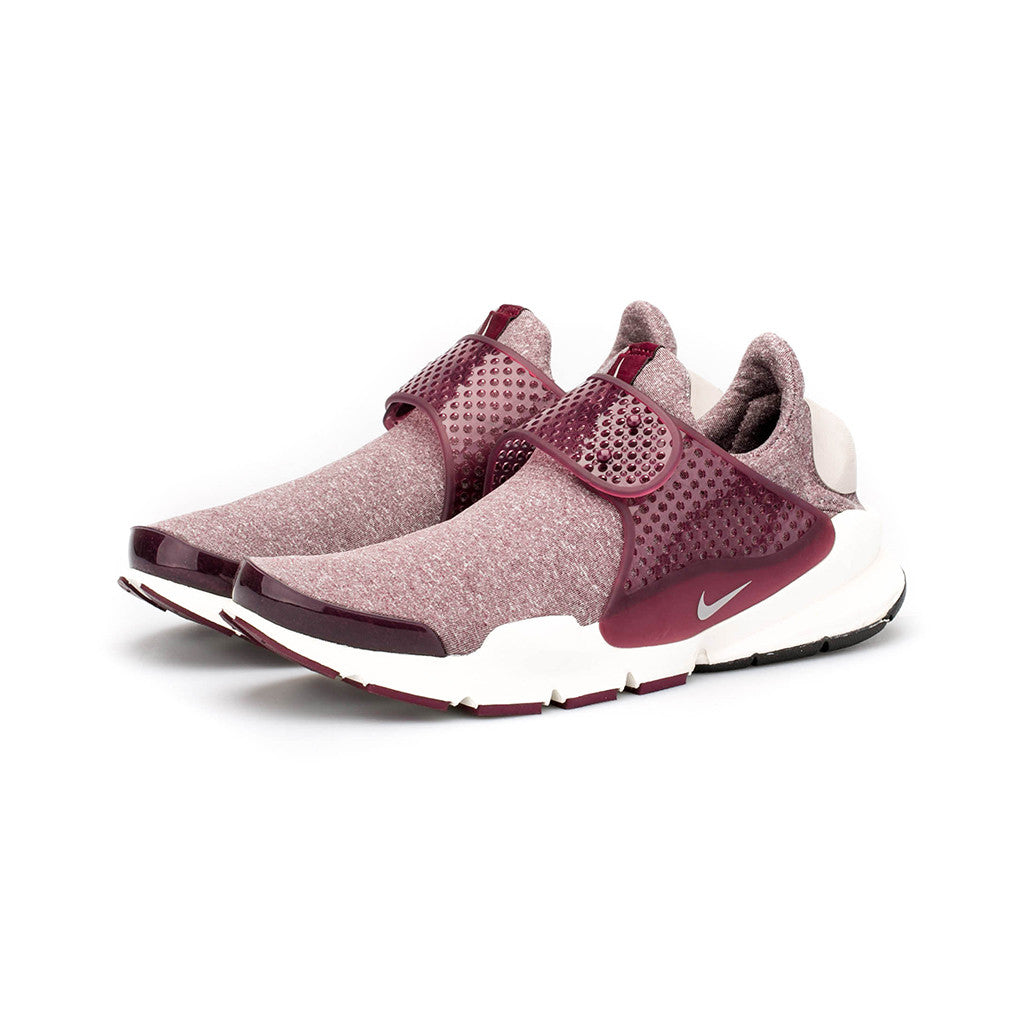 nike wmns sock dart