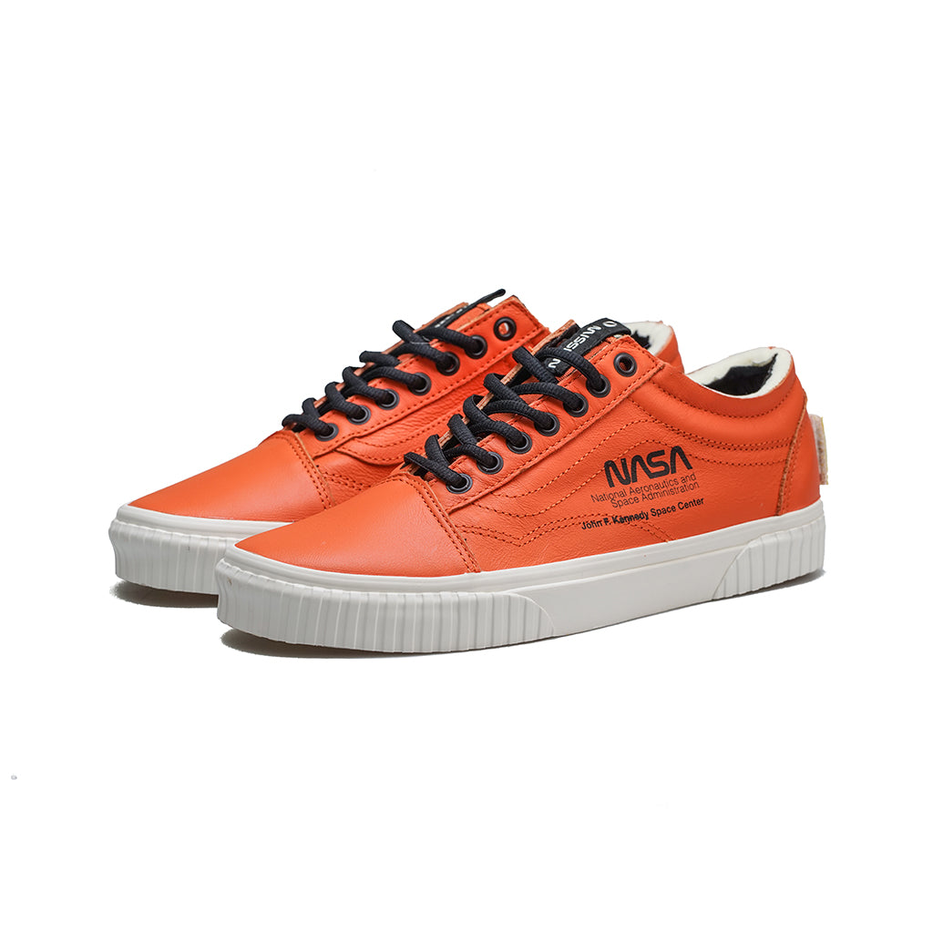 vans x space voyager old skool sneakers in orange vn0a38g1upa1