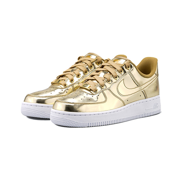 Nike - W Air Force 1 SP (Metallic Gold/Club Gold-White) – amongst few