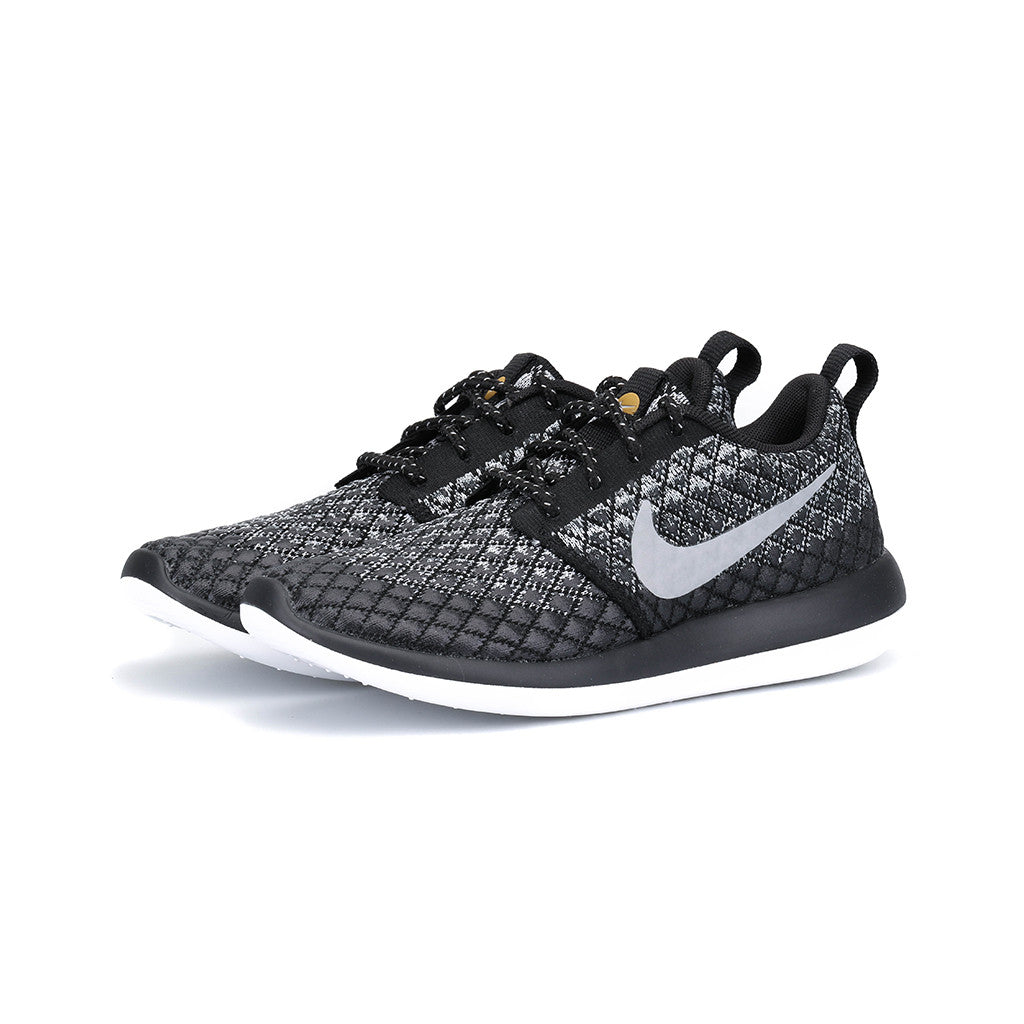 - W Roshe Two Flyknit 365 Grey/Black/White/Wolf Grey) – amongst few