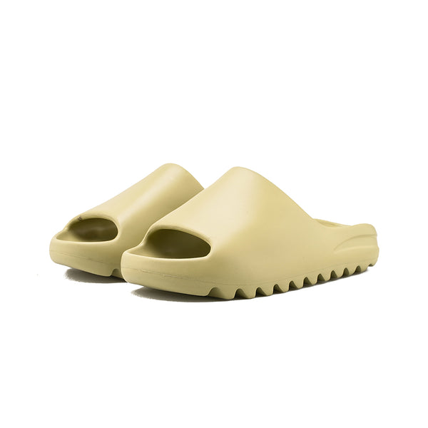 adidas - Yeezy Slide (Resin/Resin/Resin) – amongst few