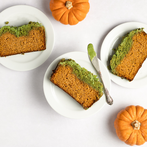 Slices of the matcha streusel pumpkin bread on the table