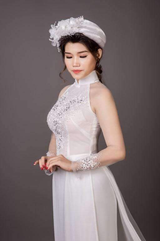 Only Sample US Size 4 - Ao dai Vietnam traditional dress in hand