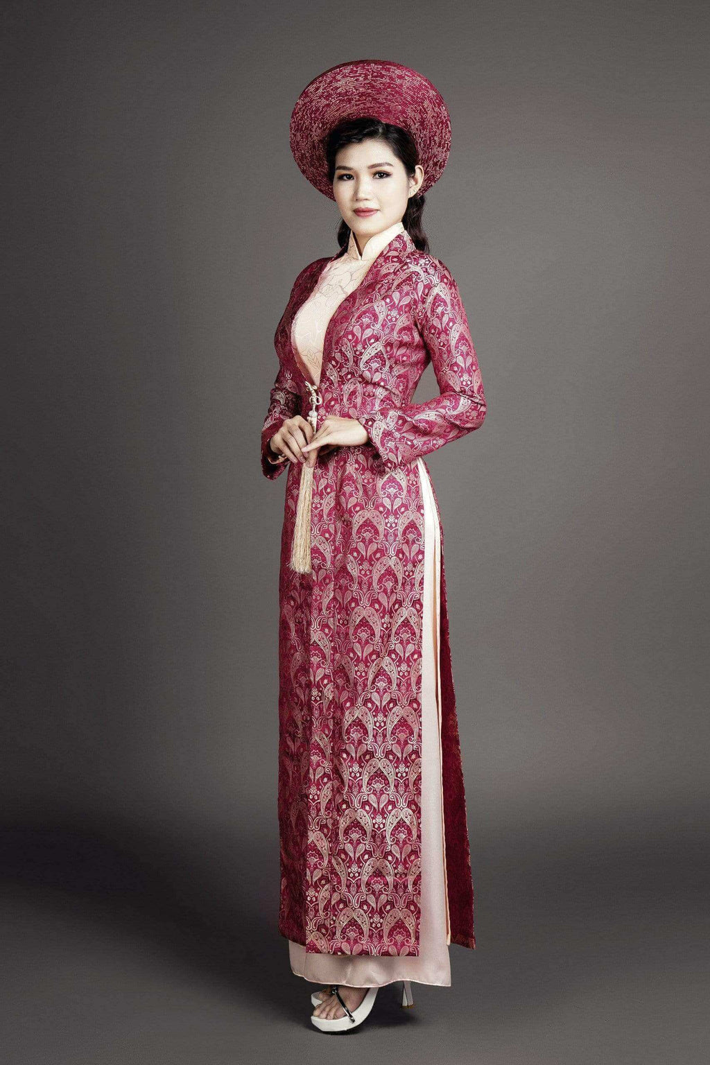 Gonoka Vietnam - The traditional Vietnamese dress for men is known as the  Ao Dai. It is a long silk tunic with a conventional looking snug collar and  is buttoned down on