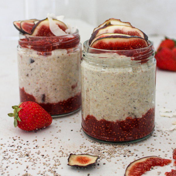 Fig & Strawberry yogurt overnight oats - Luvele AU