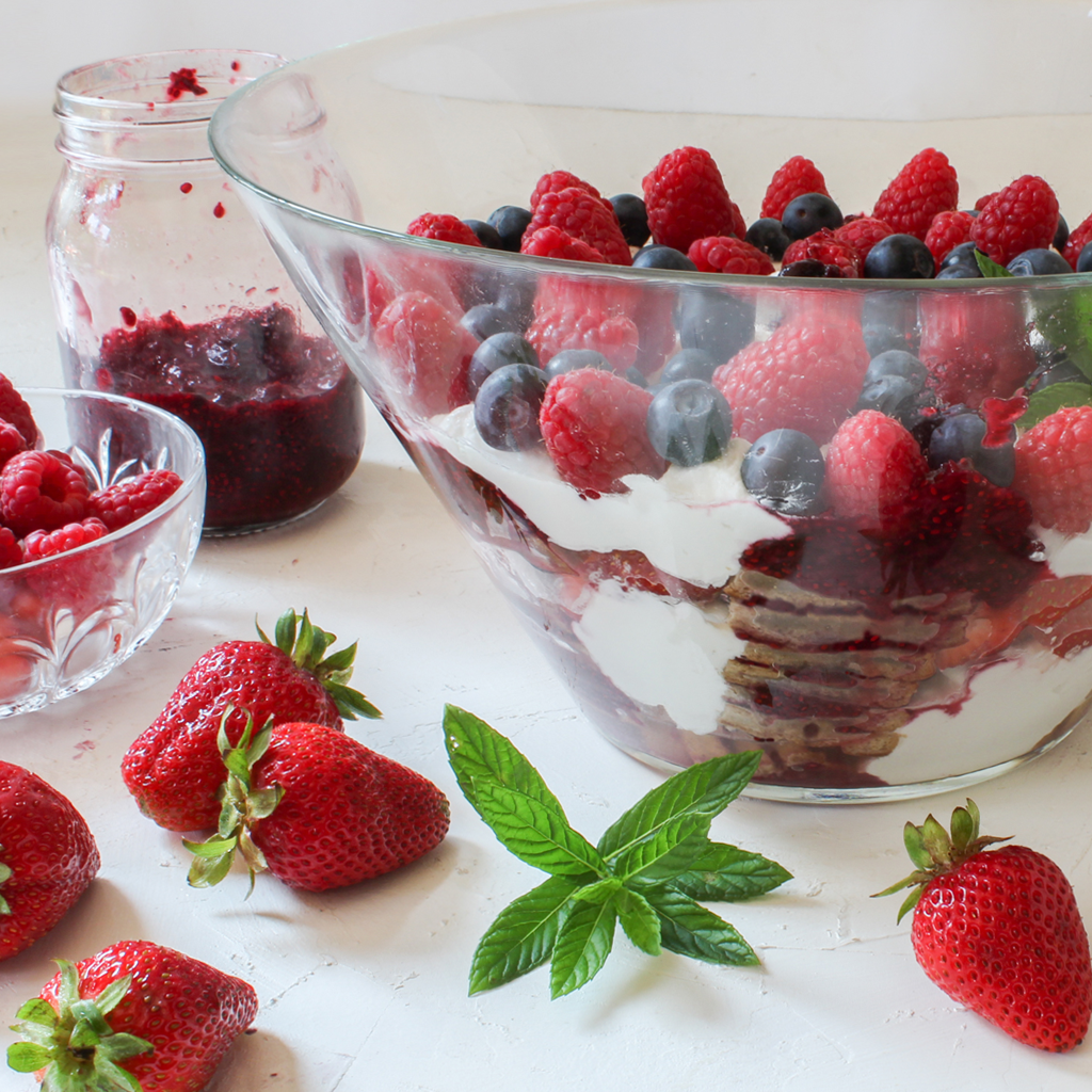 berry yogurt trifle