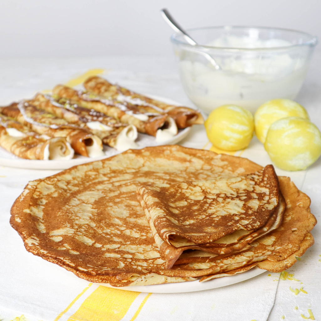 Blender crepes with lemon yogurt