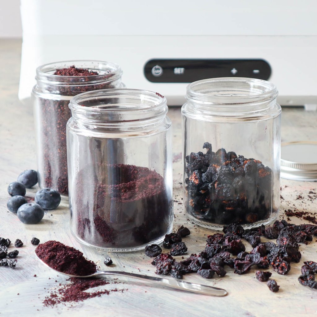 dehydrated blueberries and blueberry powder