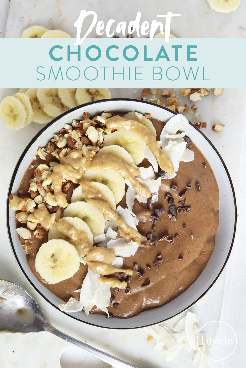 Chocolate smoothie bowl