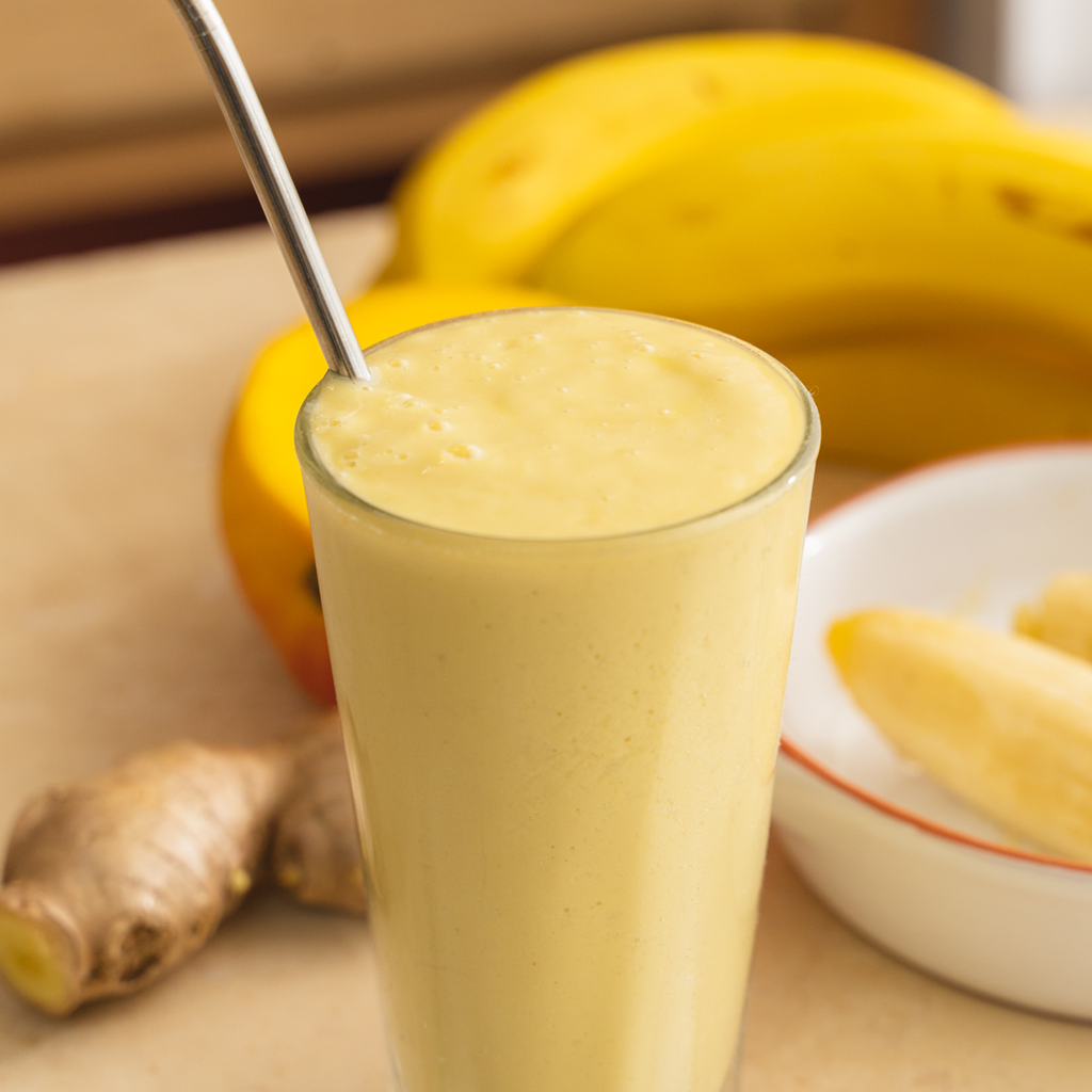 mango macadamia and ginger smoothie