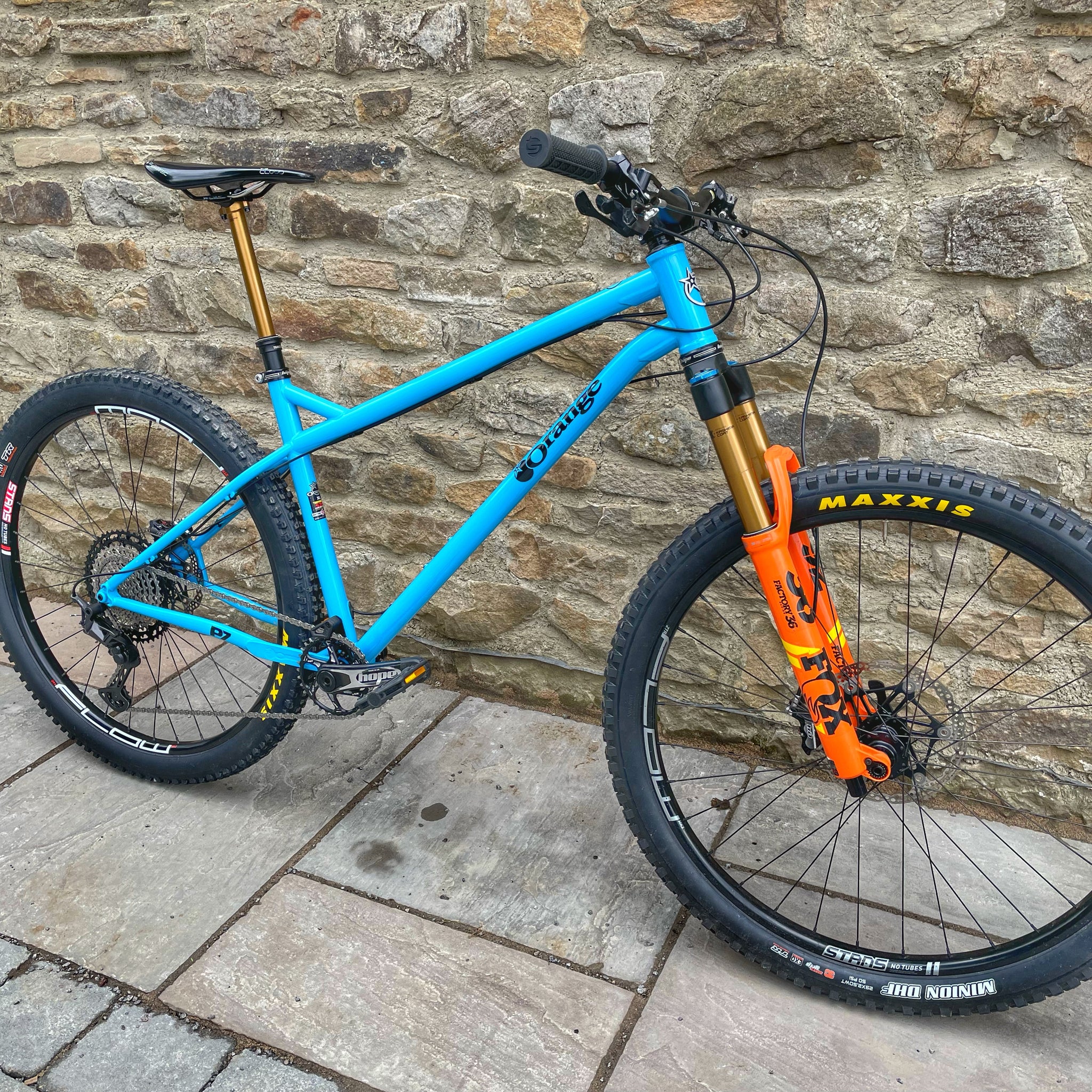 mongoose dolomite fat tire bike for big and tall people