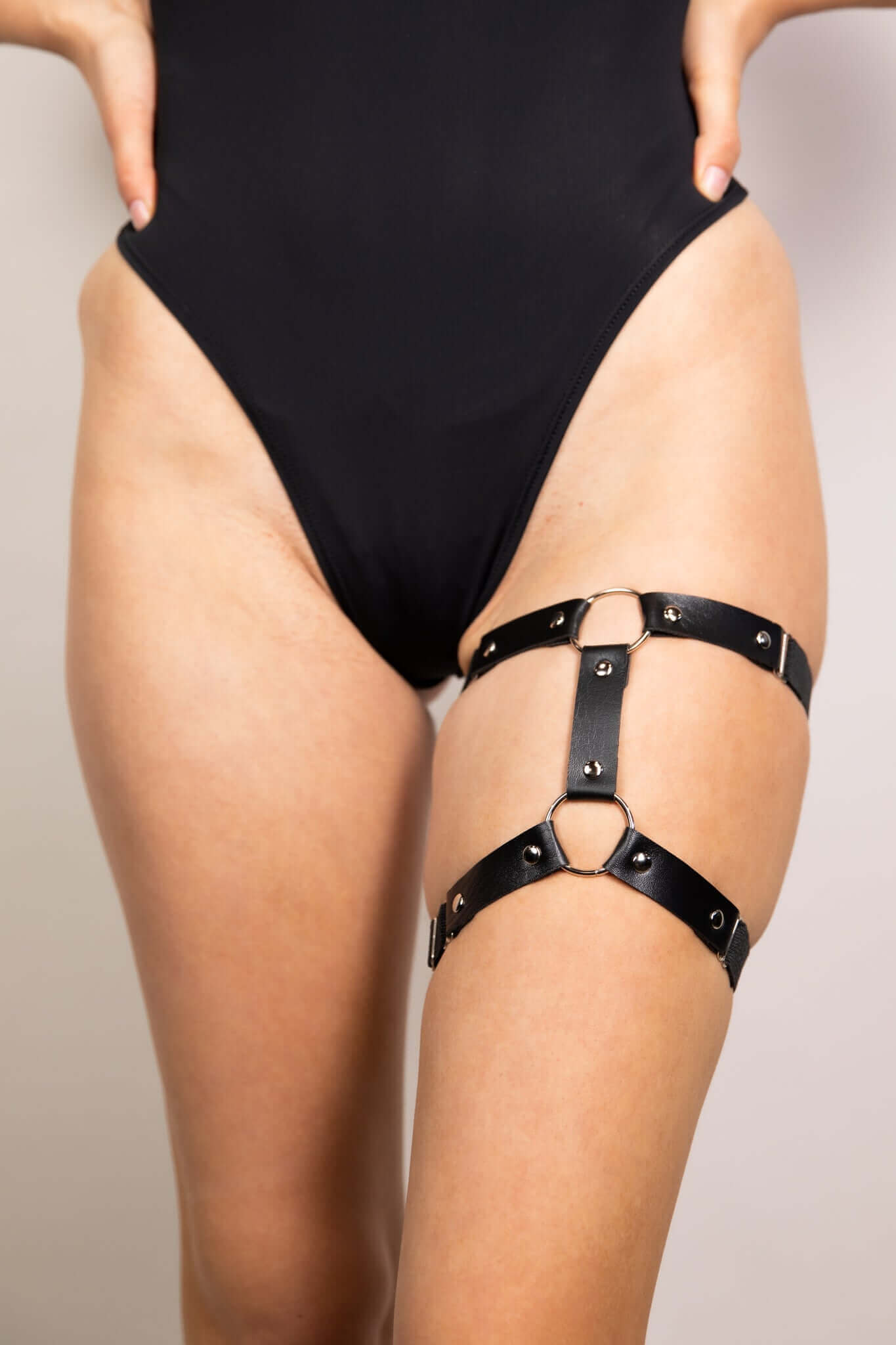 Image of Leather Adjustable Leg Garter - Black