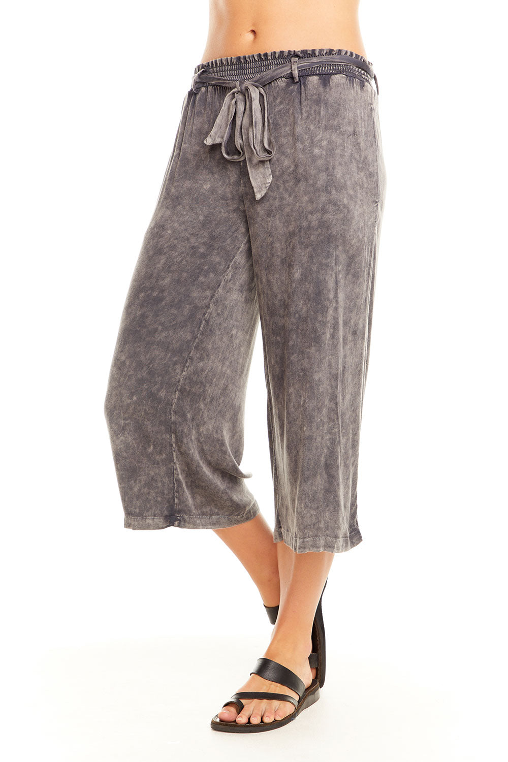 Heirloom Wovens Cropped Paperbag Waist Pant - chaserbrand.com