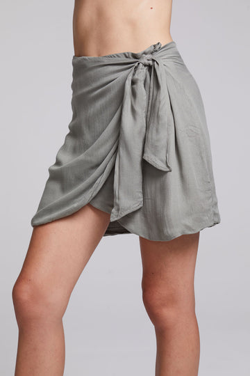 the pretty {pleated} skirt effect · Keira Lennox