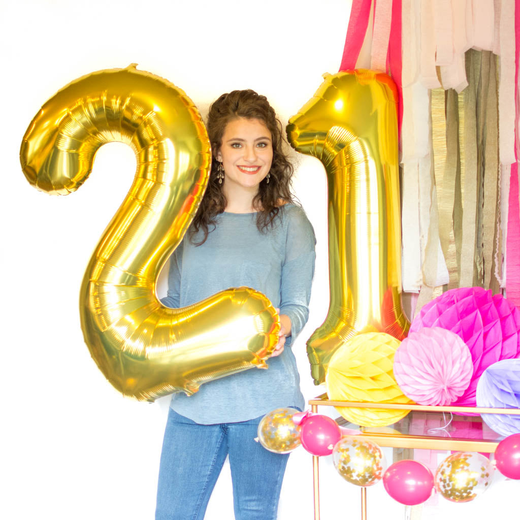 giant 21 balloons