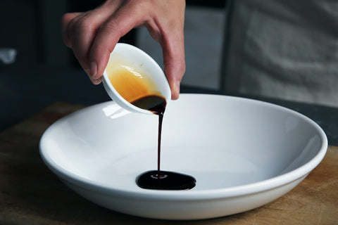 Balsamic Vinegar Pour