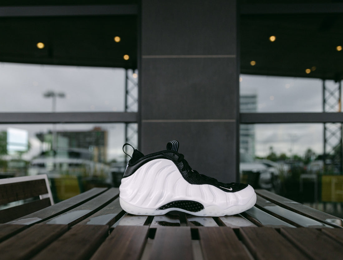 Nike 'Air Foamposite One' - White / Black – Manor.