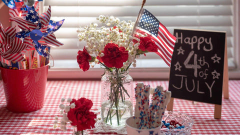 Table decorated with patriotic decor 