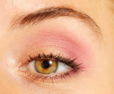 mascara makes eye pop
