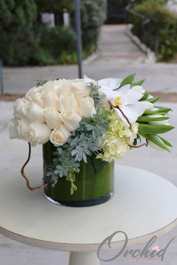 White Idyll - Floral Arrangements Delivery