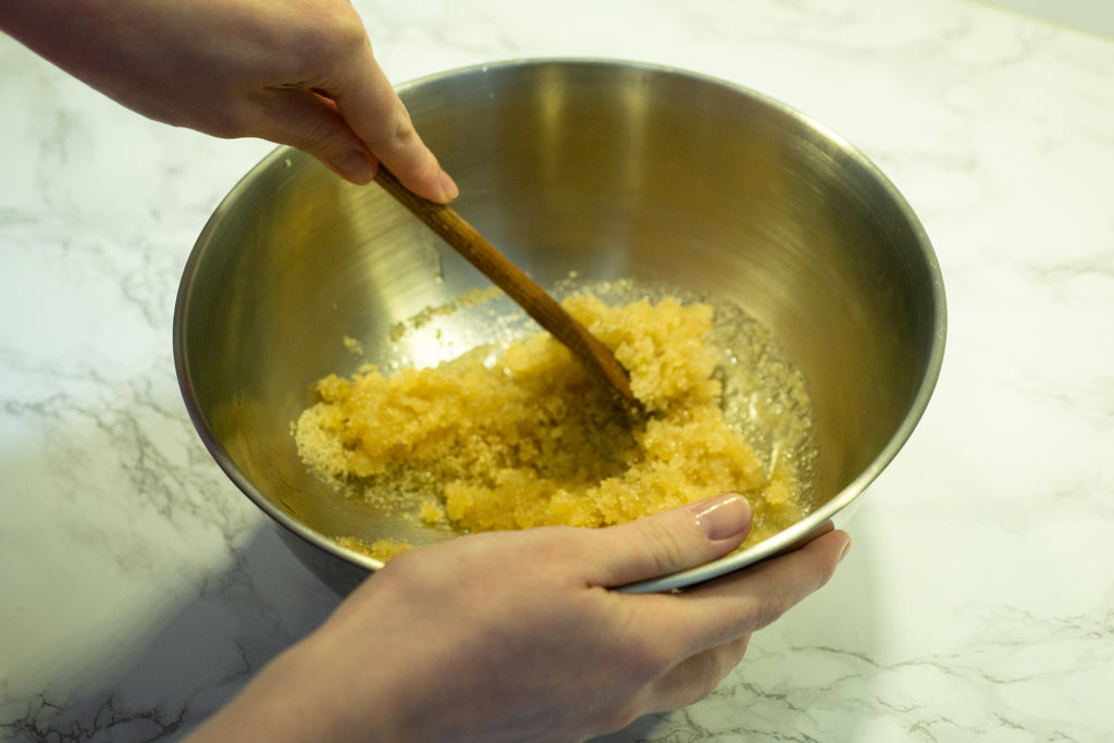 sugar scrub recipe mixing