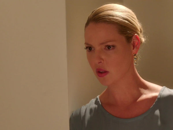 Katherine Heigl wearing Manjusha Jewels earrings in a design similar to the Rainbow Gold Wrap Earrings on the TV series, State of Affairs.