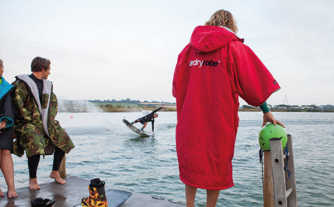 Wake surf dryrobe