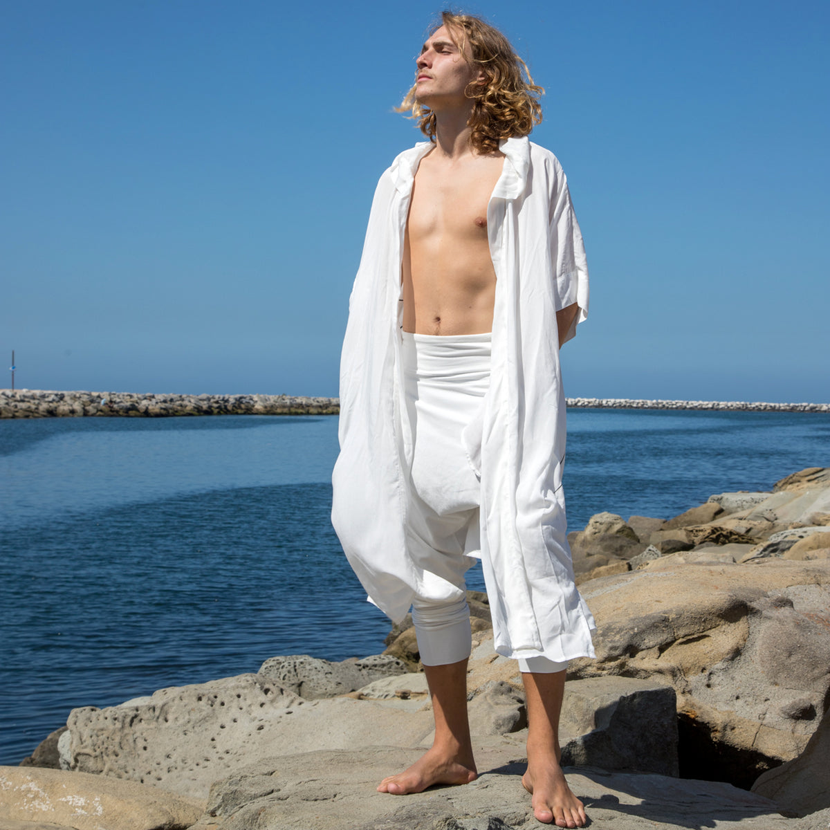 Wandering Monk | White Kimono | Him – glorka