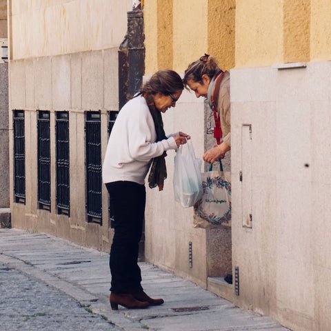 Helping a neighbour