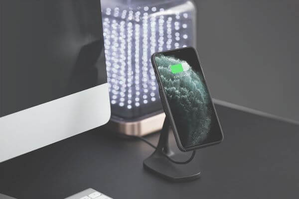 Magnetic wireless charger saves the hassle of damaged charging cable and port