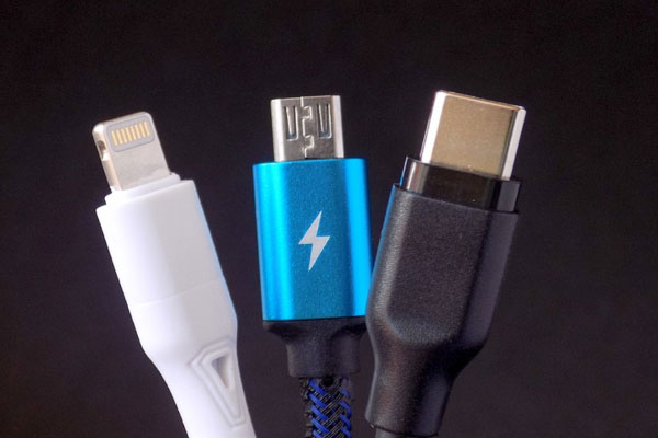 small and compact Lightning cable