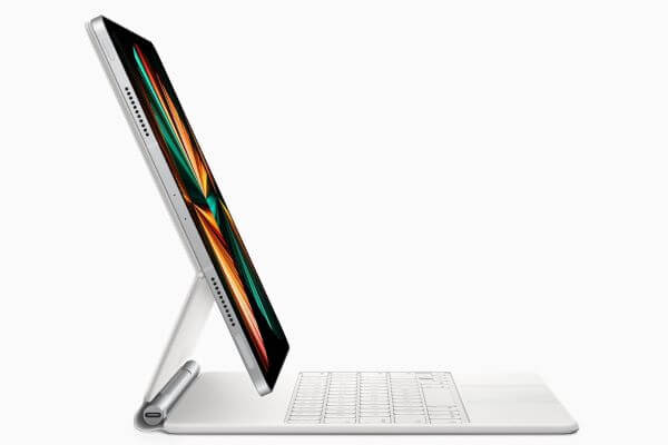 iPad Pro 2021 on the new Magic Keyboard