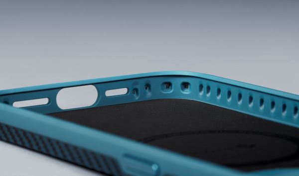 grooves inside the pitaka blue aramid fiber case for iphone 15 pro max