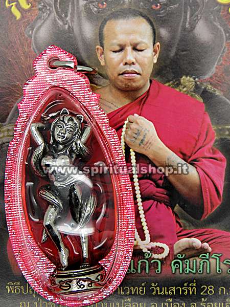 amuleto thailandese dea 9 code di volpe