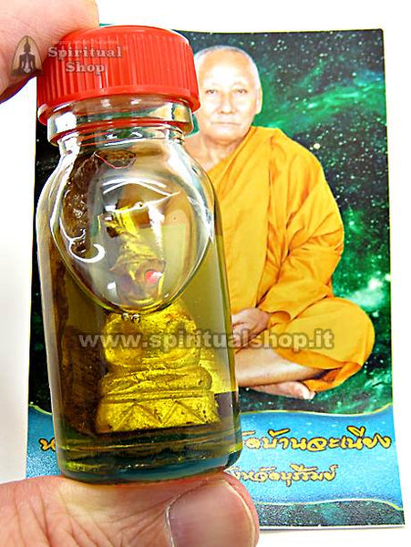 olio magico thailandese di phra ngang per ricchezza