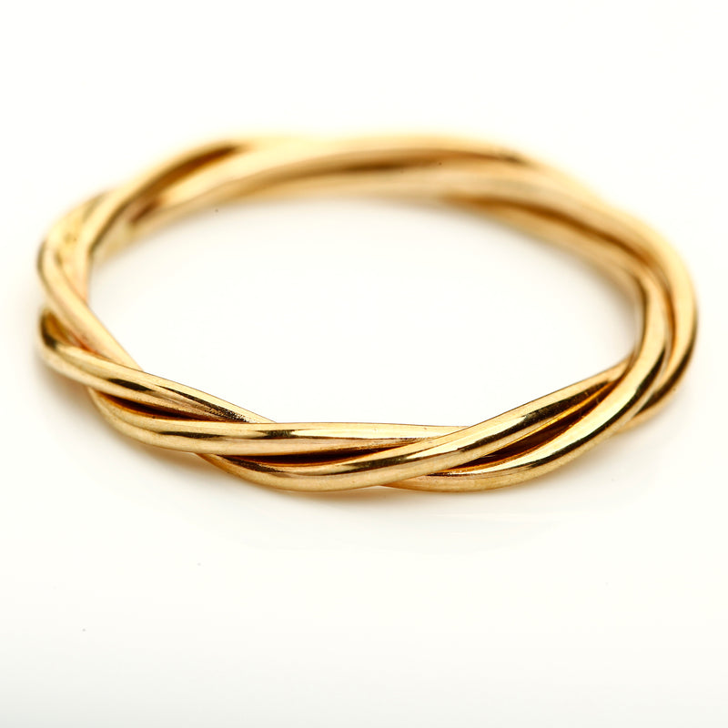 Twisted gold ring – Hildur Hafstein