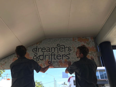 Dreamersanddrifters.com.au signs going up