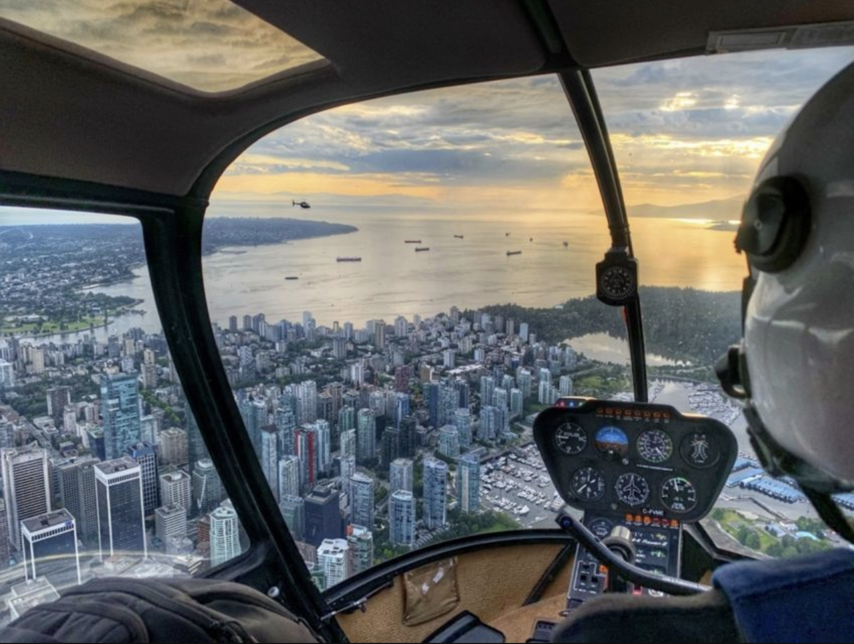 1. Helicopter Tour over Vancouver (Vancouver/Pitt Meadows)